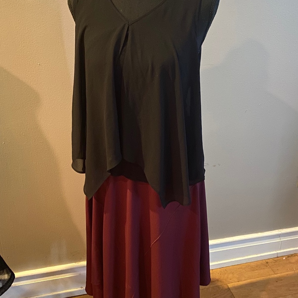 Dresses - Picture 4 of 8